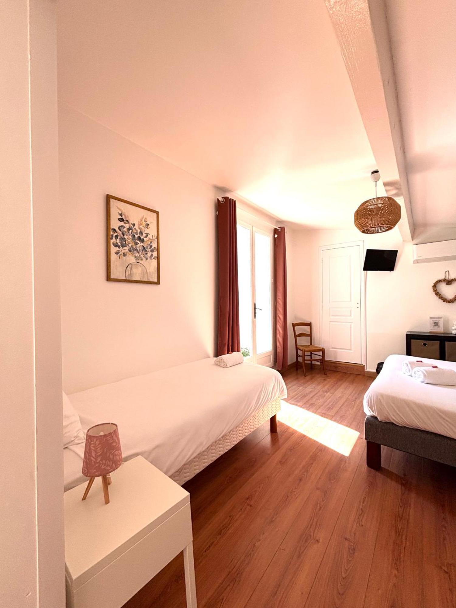 Hotel Restaurant La Desirade Saint-Desirat Ngoại thất bức ảnh